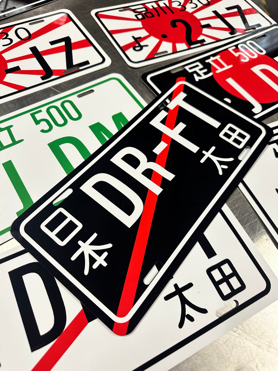 SHOW LICENSE PLATES
